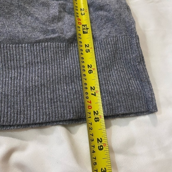 Talula ARITZIA gray women  long embroidered button sweater cardigan.. size S - Picture 9 of 9